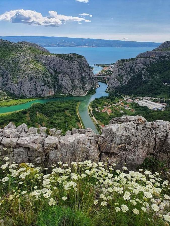 Amazing Sea View Apartment Omis Exterior photo