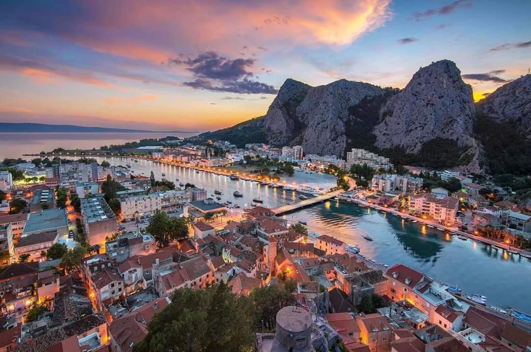 Amazing Sea View Apartment Omis Exterior photo
